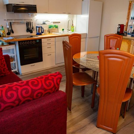 Gemuetliche Wohnung Mit Terasse Und Feuerstelle Lengnau Bagian luar foto