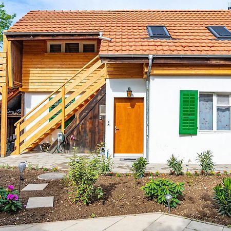 Gemuetliche Wohnung Mit Terasse Und Feuerstelle Lengnau Bagian luar foto