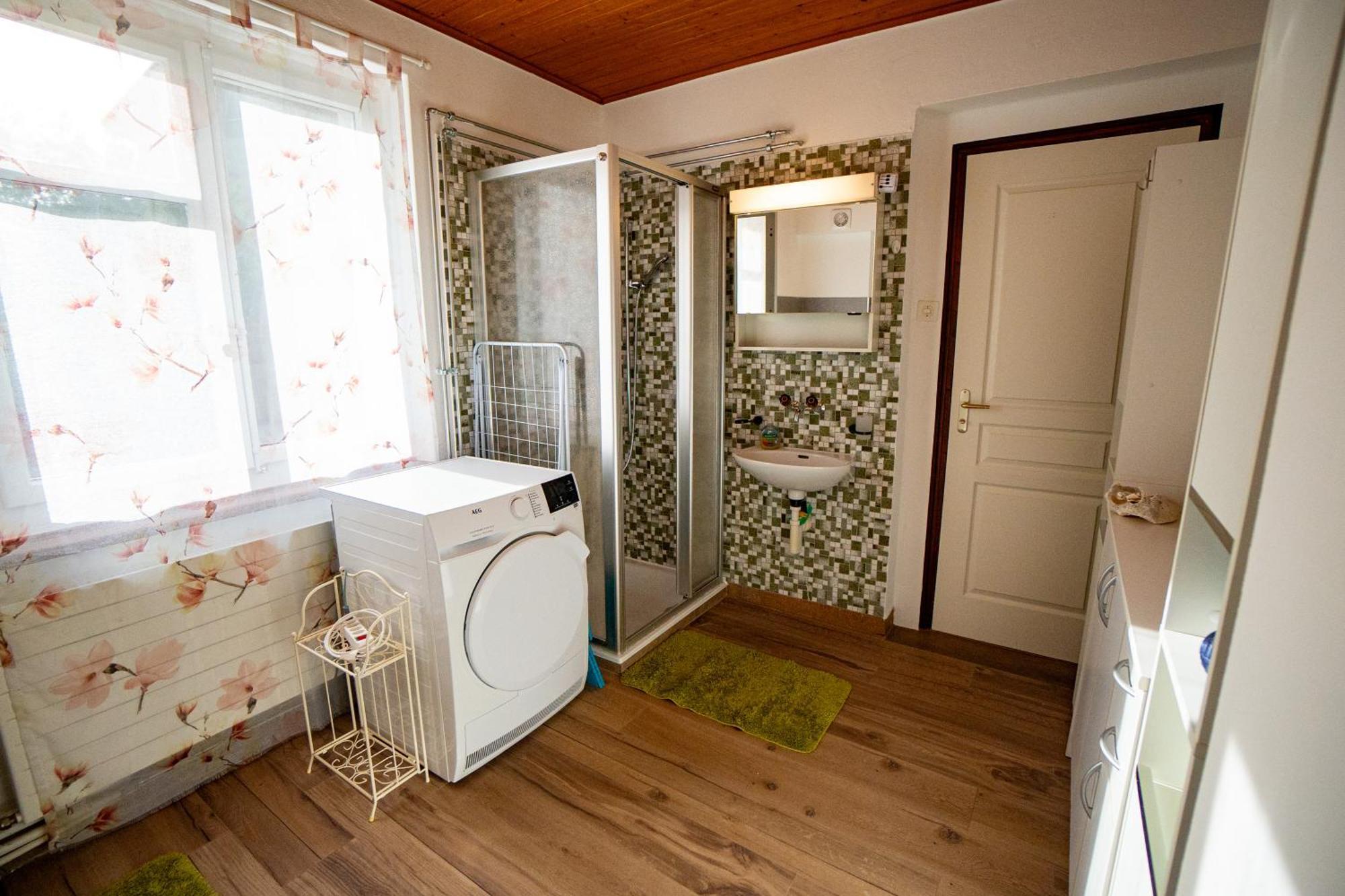 Gemuetliche Wohnung Mit Terasse Und Feuerstelle Lengnau Bagian luar foto